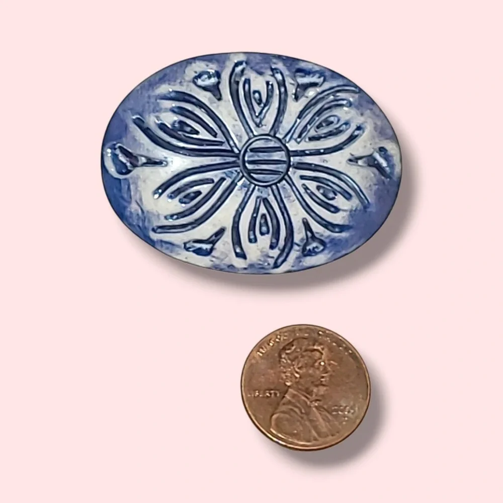 Vintage Carved Blue & White Flower Design Brooch Pin